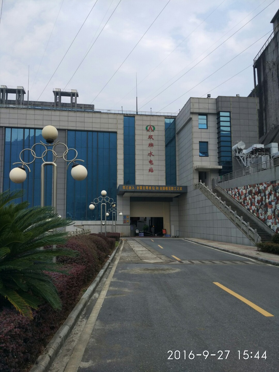 起重機安全監(jiān)控系統(tǒng)現場照片一